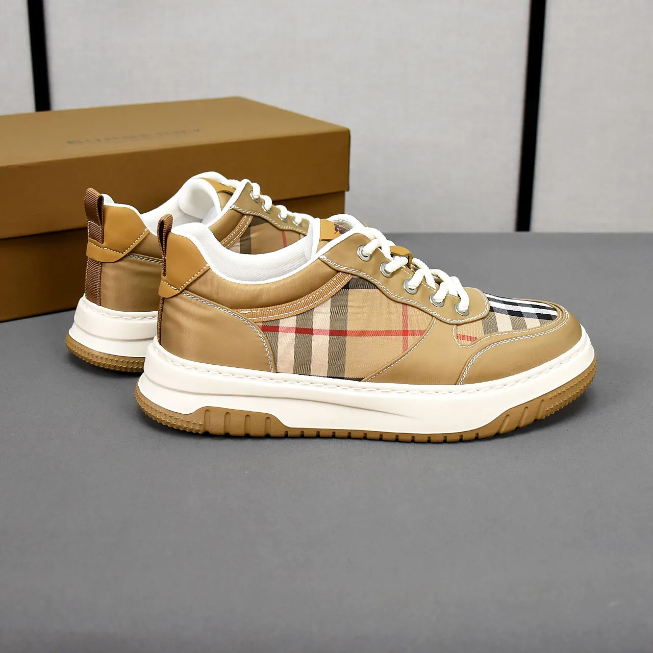 PP420🍹🍹🍹Burberry [Burberry] fashionable lace-up cloth shoes, uppers made of breathable fabric, rubber foam soles, men's size 39-44 (38 customized)